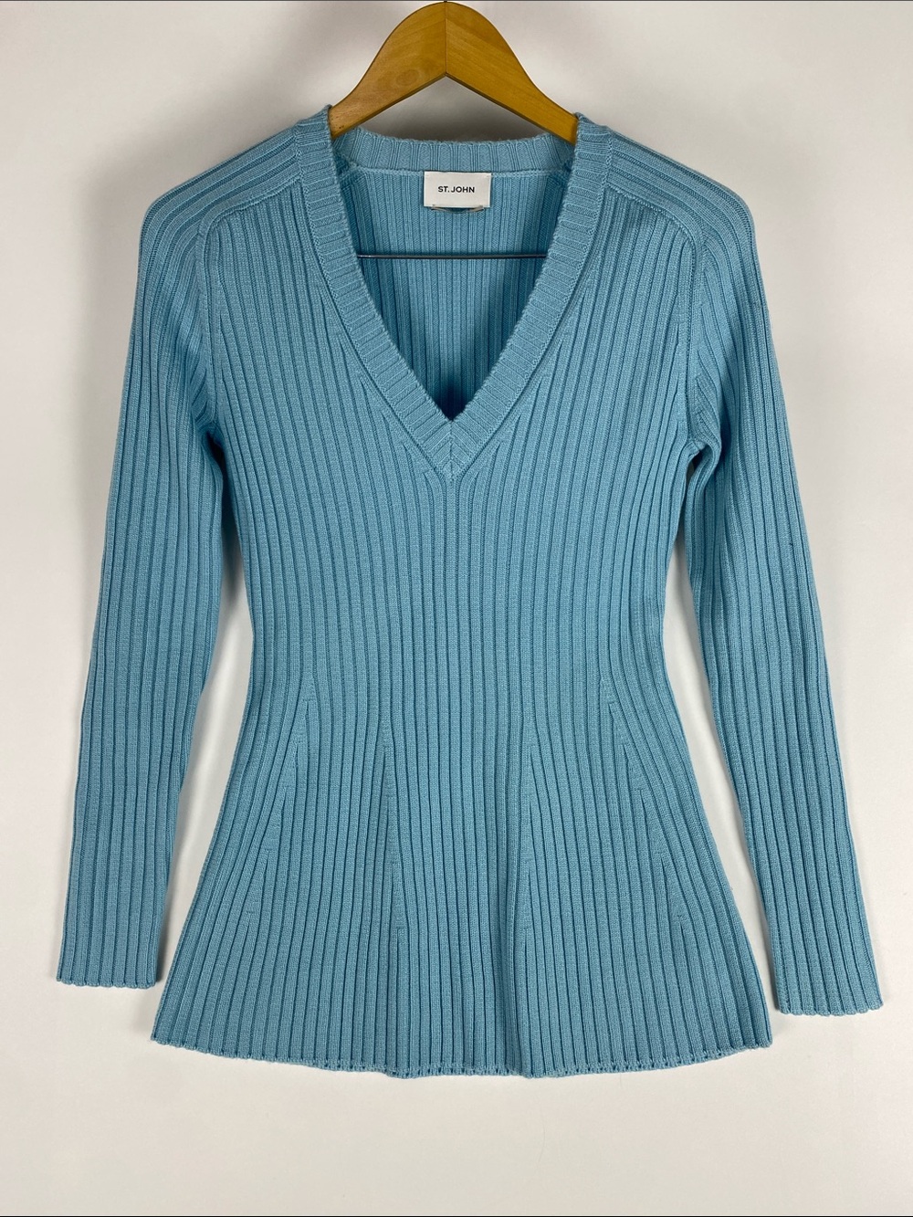 St. John Light Blue Ribbed V-Neck wool Sweater Women’s Size small